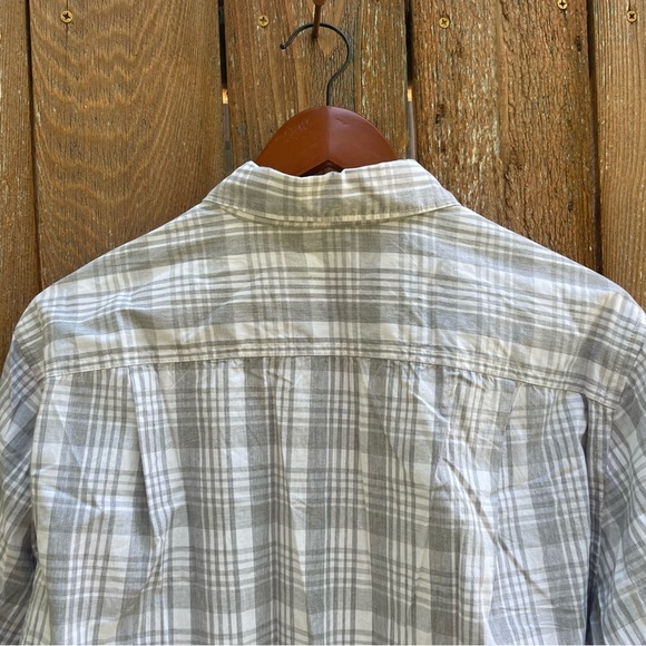SONOMA Men’s Gray White Plaid Long Sleeve Button Down Size Medium - Picture 9 of 10